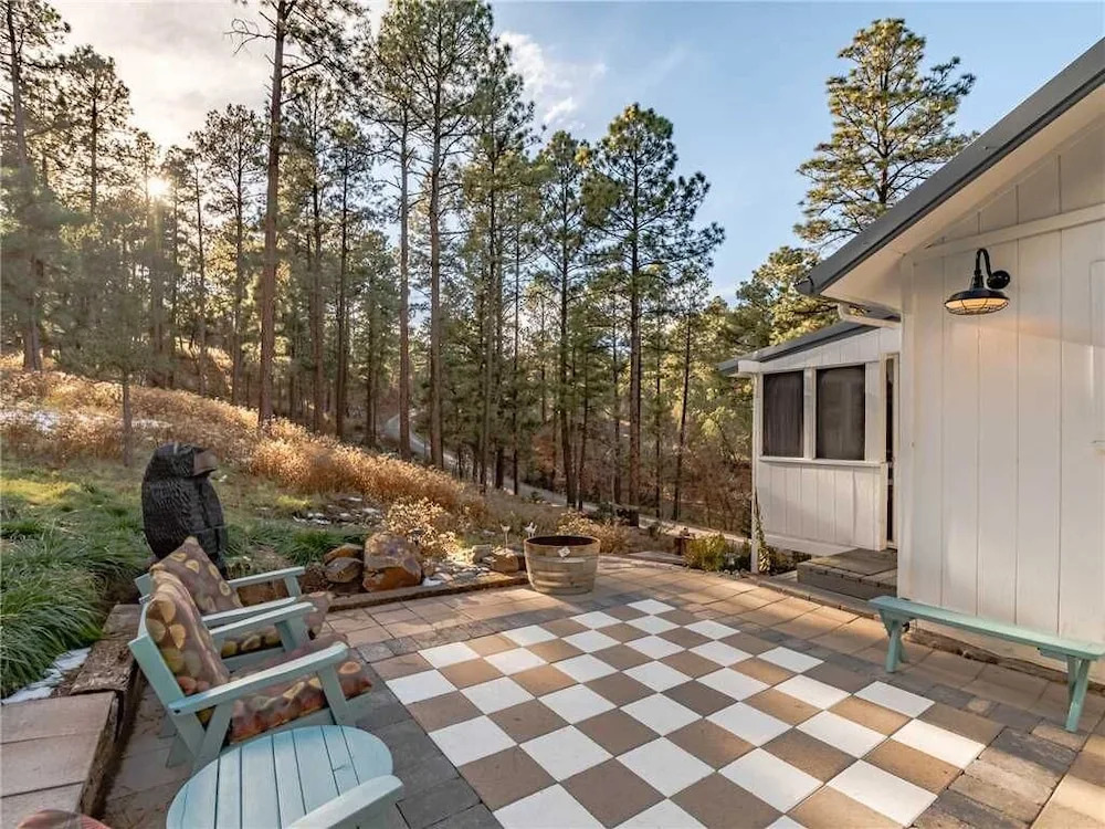 Bella Luna Cottage - Three Bedroom Cabin