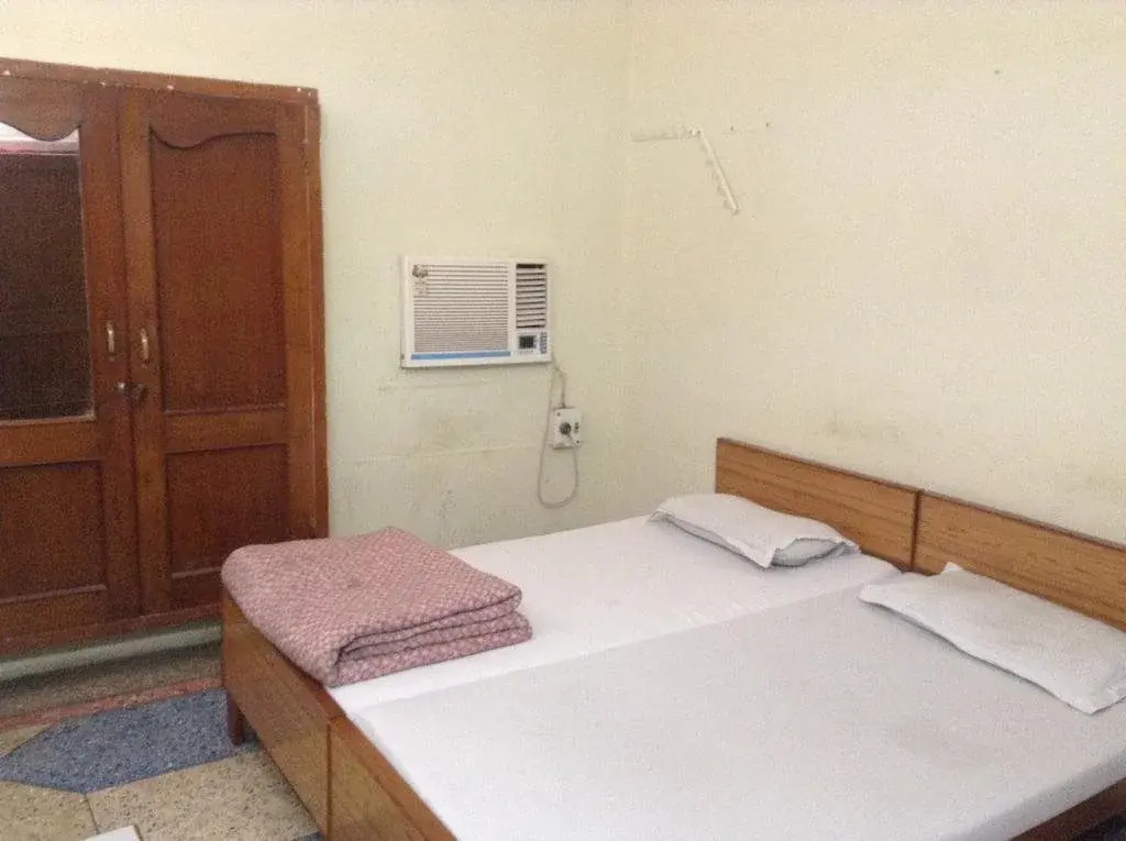 Akriti Guest House