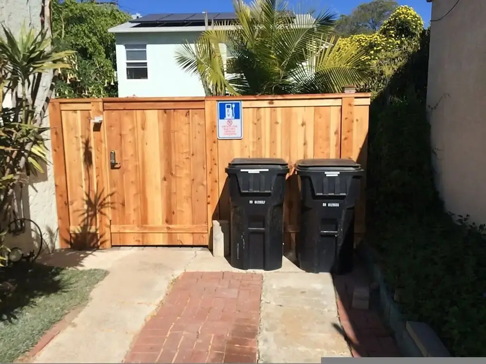 South Park 1 House 2 Full Apartments w Laundry