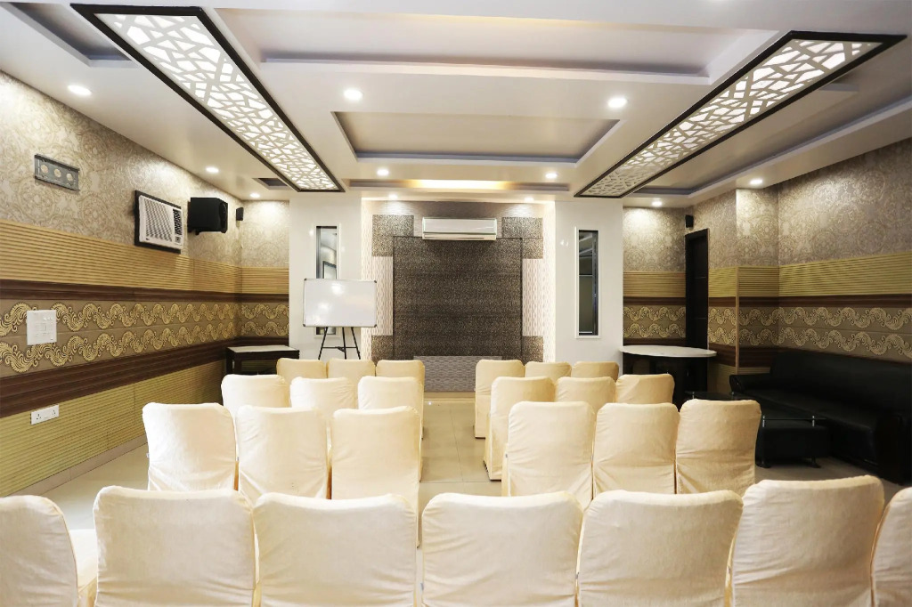 Capital O 1391 Hotel Pushpa Vilas