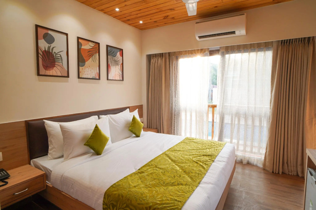 TreeHouse Mars Beach Cottages & Villas