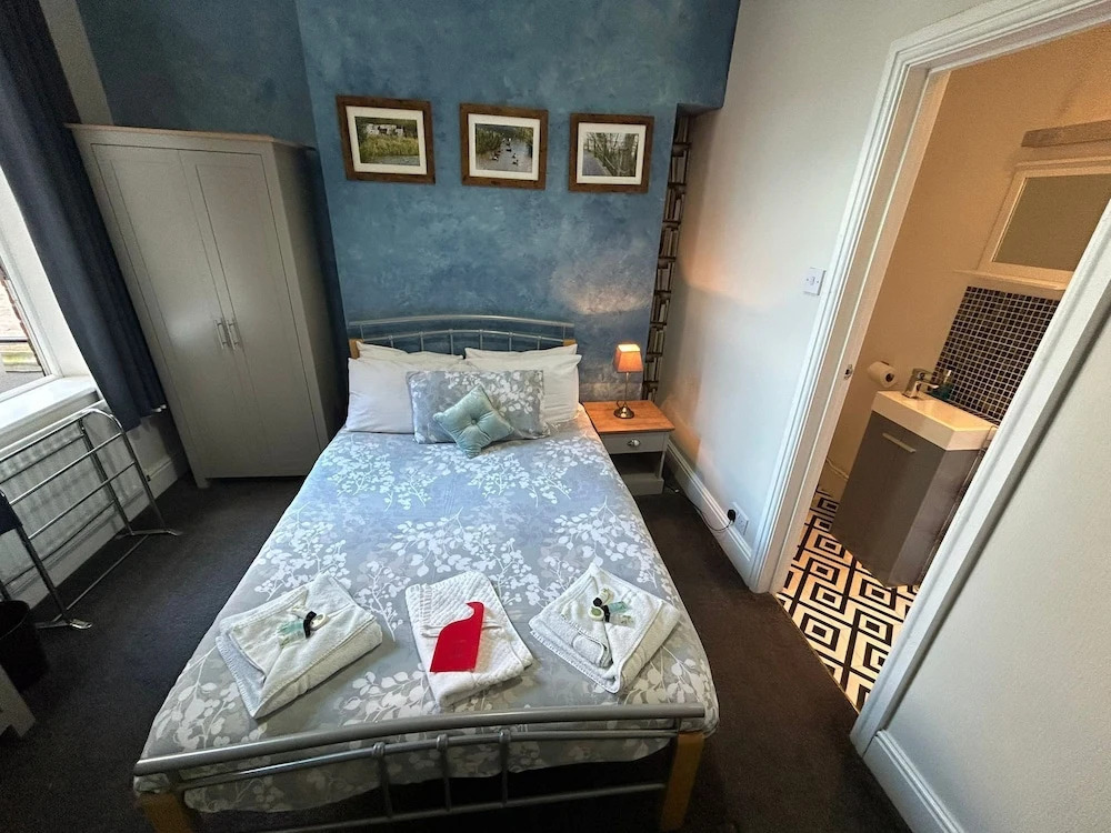 The Lyndhurst Guest house