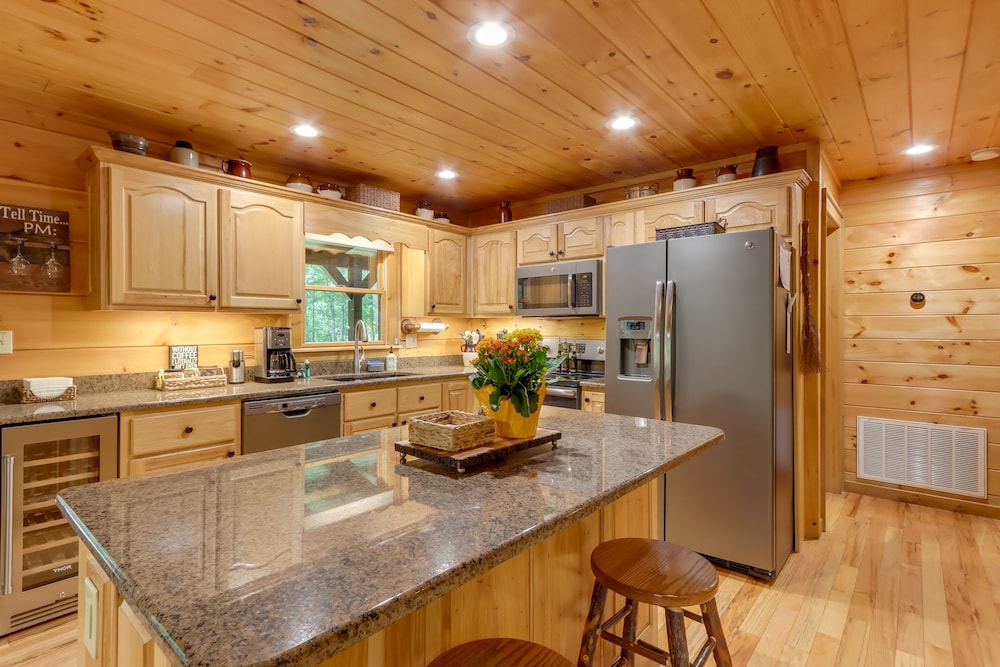 Blue Ridge Cabin Rental w/ Hot Tub & Creek Access!