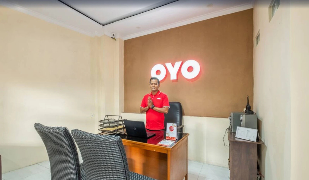 OYO 876 D' Exclusive