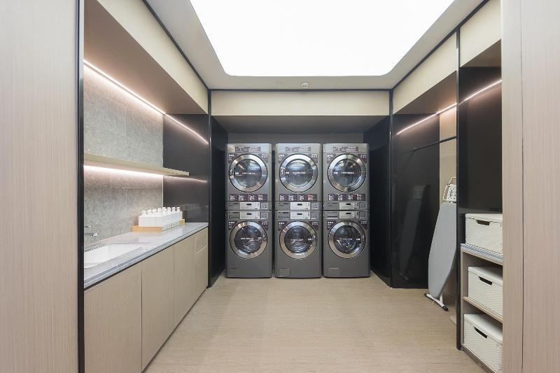 Ji Hotel (North Plaza, Ningbo Railway Station)