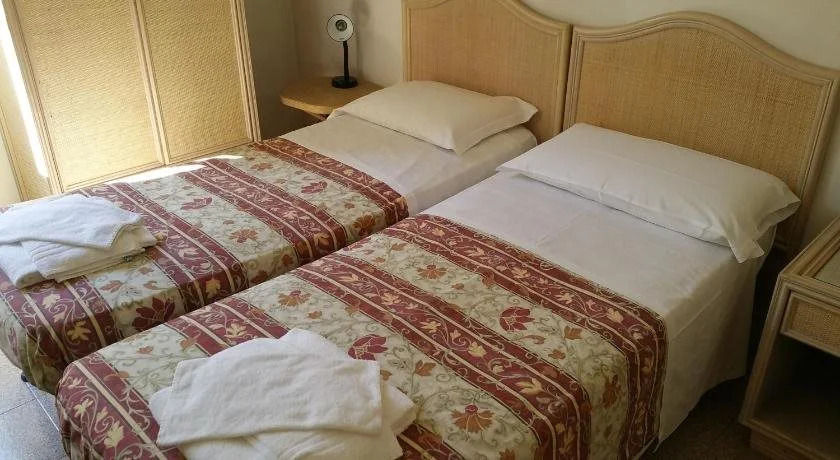 Hotel Iris