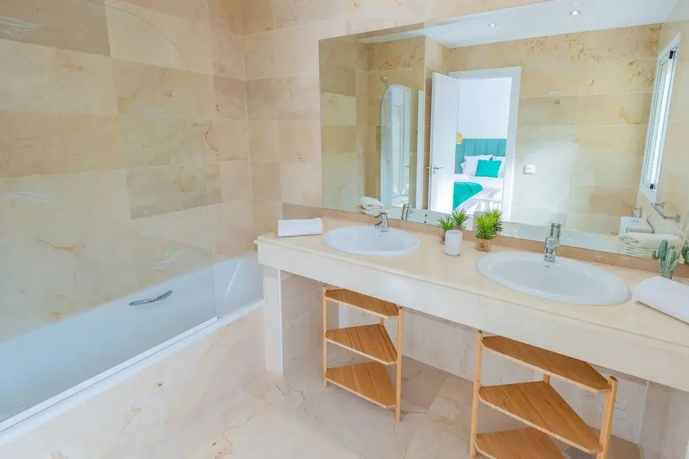 Elegant and bright townhouse · The family Golf getaway ·