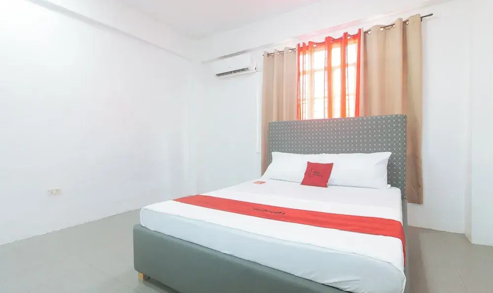RedDoorz at Najar Residences near NAIA Terminal