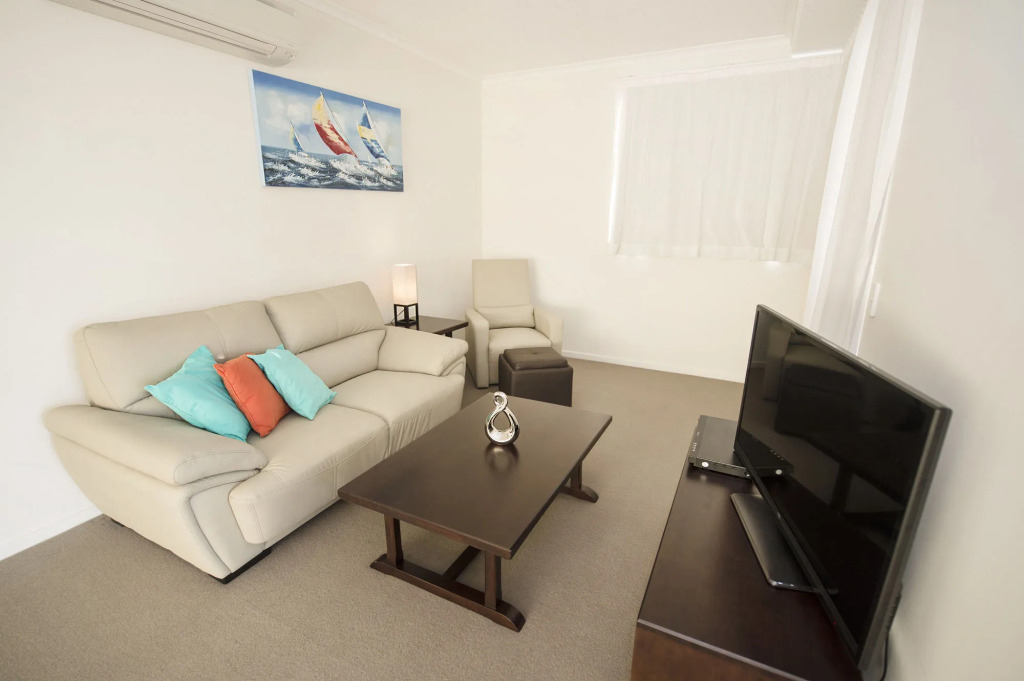 Curtis Central Apartments Official