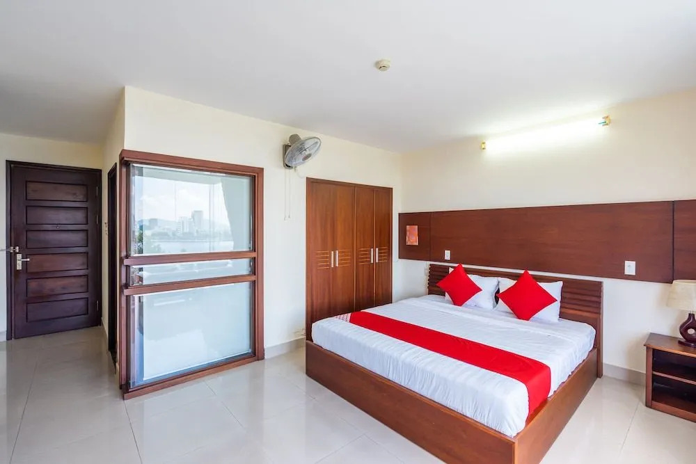 OYO 416 Giao Thông Hotel