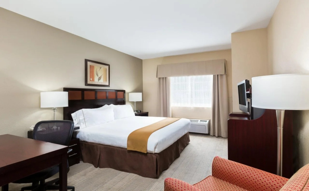 Holiday Inn Express Palestine by IHG