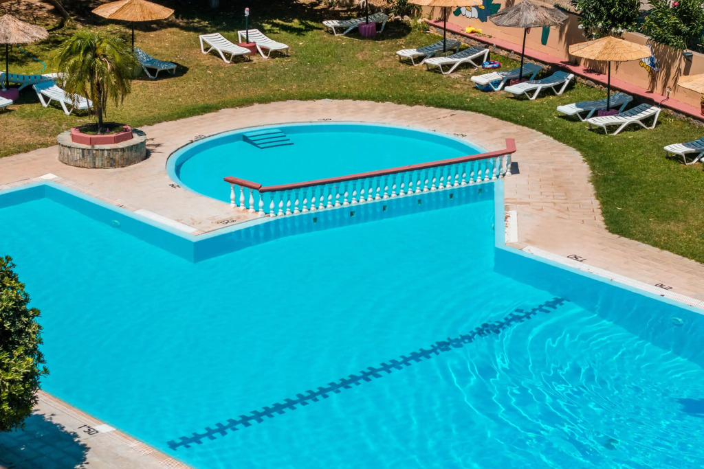 Achousa Hotel
