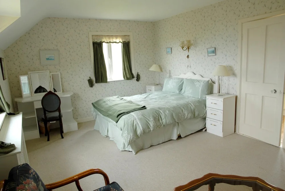 House With 5 Bedrooms in Co. Kerry, With Wonderful sea View, Enclosed