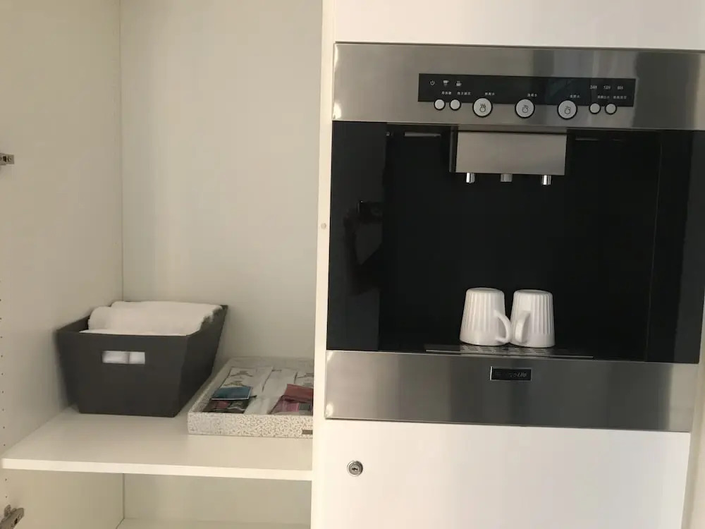 Open Room Hotel