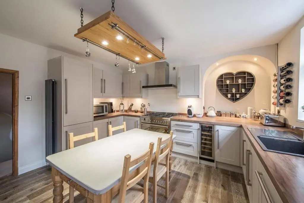 No.25 Steep Hill - Award Winning Street, Cathedral Quarter, Lincoln - Free Parking