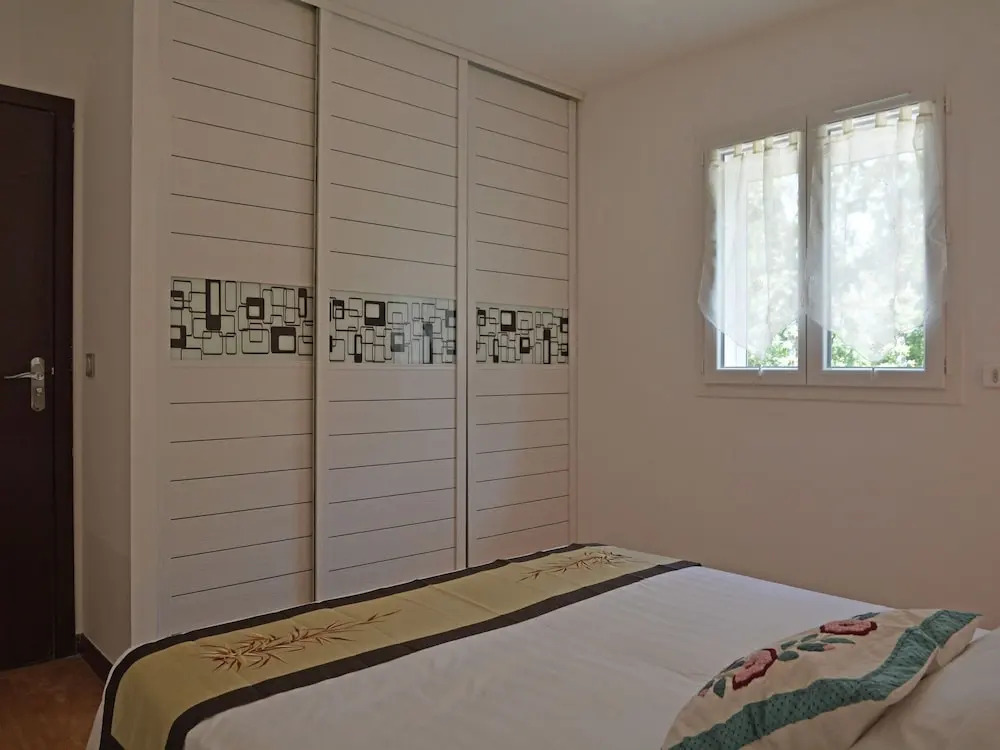 Modern air conditioned villa with pool on the Cote d 'Azur in beautiful surroundings
