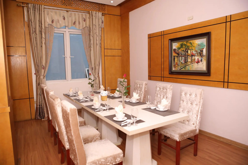 Central Phu Hung Hotel