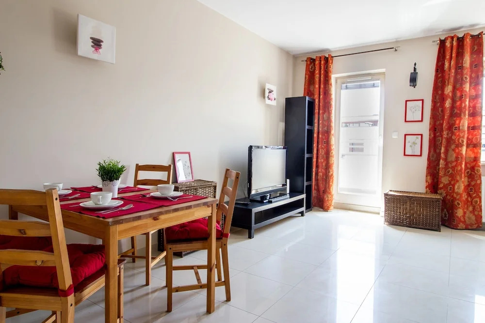 Wilanów Apartment with Balcony
