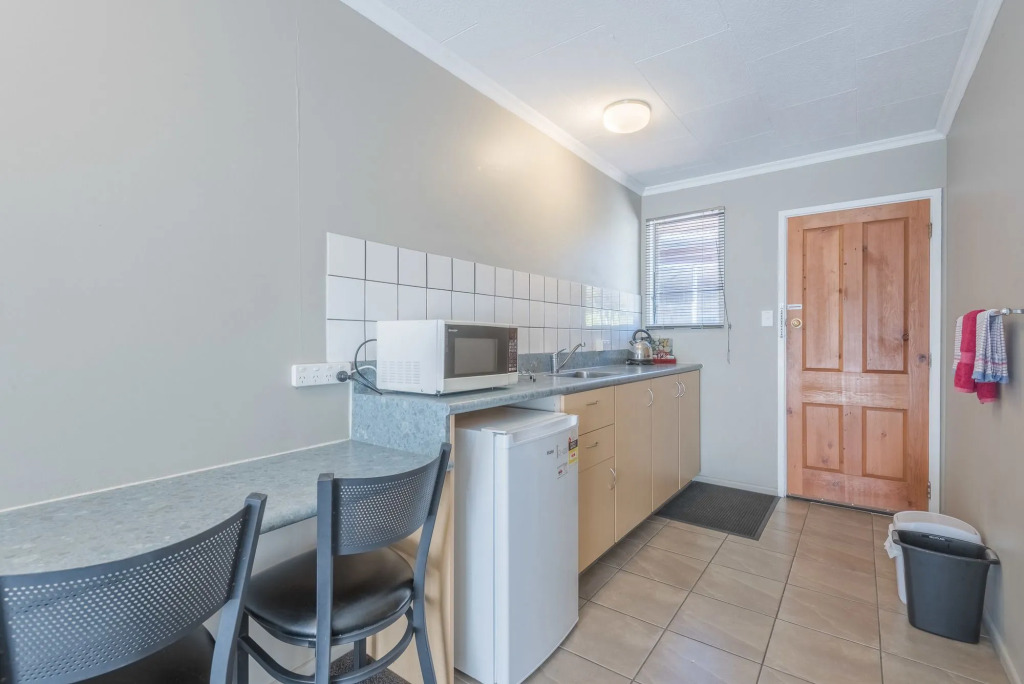 Manuka Crescent Motel