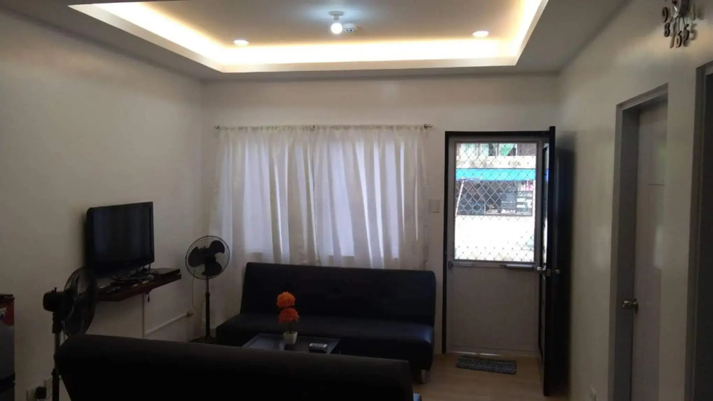 2BR townhouses good for 12pax each & NETFLIX & 100Mbps WIFI & pool resort 2min walk & 3km outside Pico de Loro Cove & Calayo Cove - with Endorsement for Pico de Loro Cove good for 7 days & Boat-Tour & Island Hopping assistance