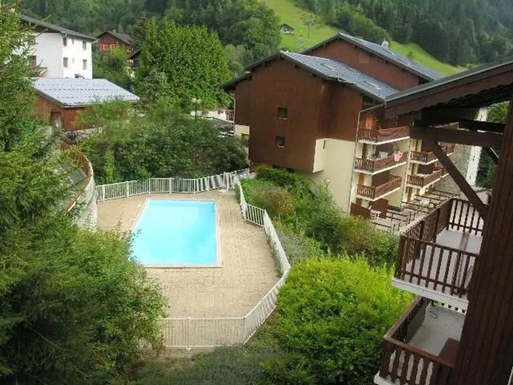 Duplex spacieux 6 pers. au cœur du village, proche des pistes, piscine lété, équipements complets - FR-1-342-217