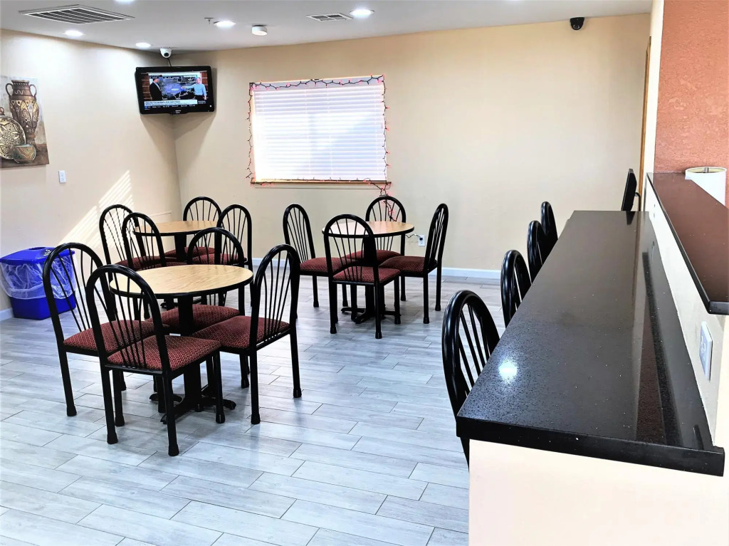 Ramada Limited Airport East/knights Inn Airport East
