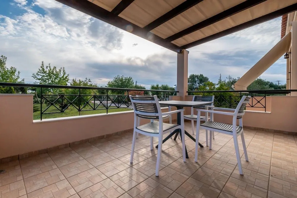Lagouvardos Beach Apartments