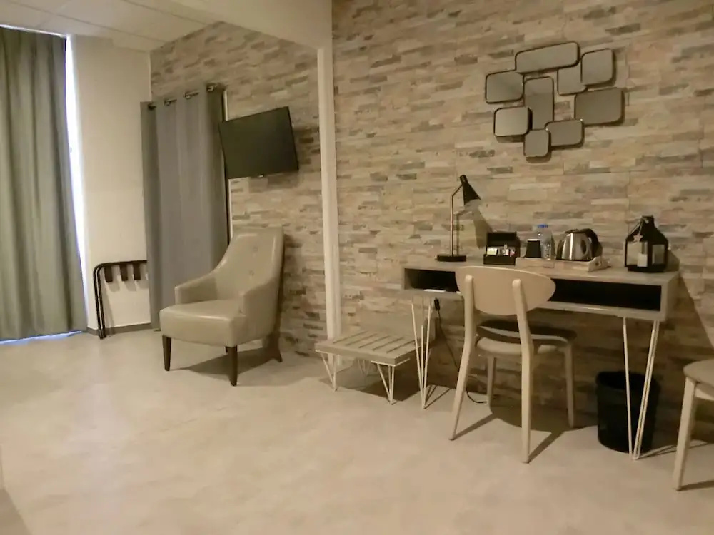 Hotel Sur Le Quai