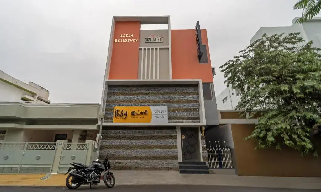 Itsy Hotels Everest Leela Residency
