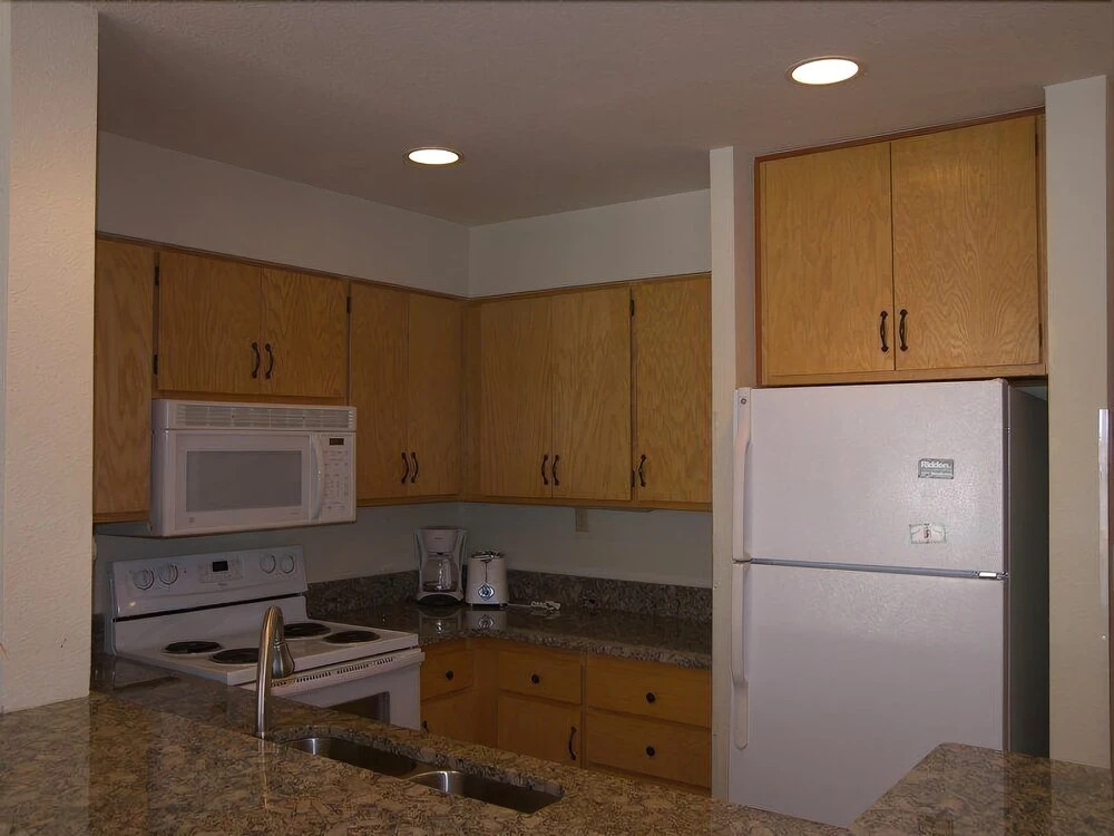 Lakeshore 1 Ba Studio condo by RedAwning
