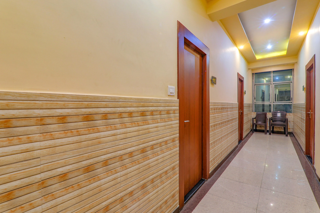 FabHotel Shree Galaxy