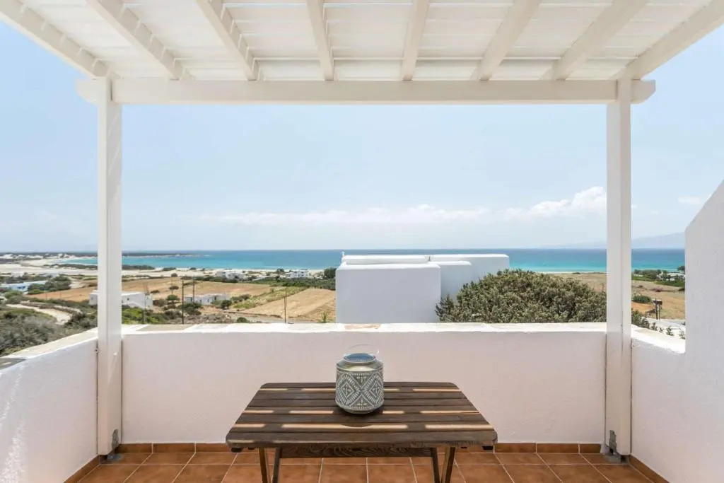 Phoenicia Naxos
