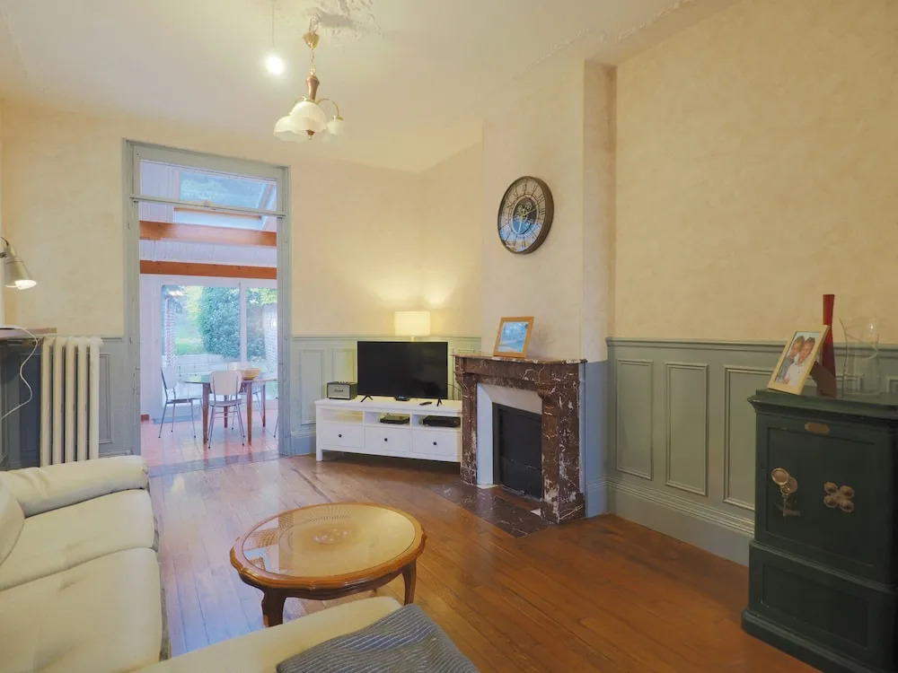 Elegant Bourgeoise Style House