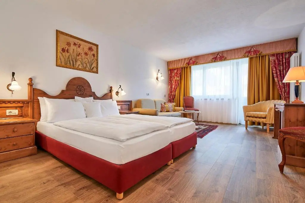 Hotel Table