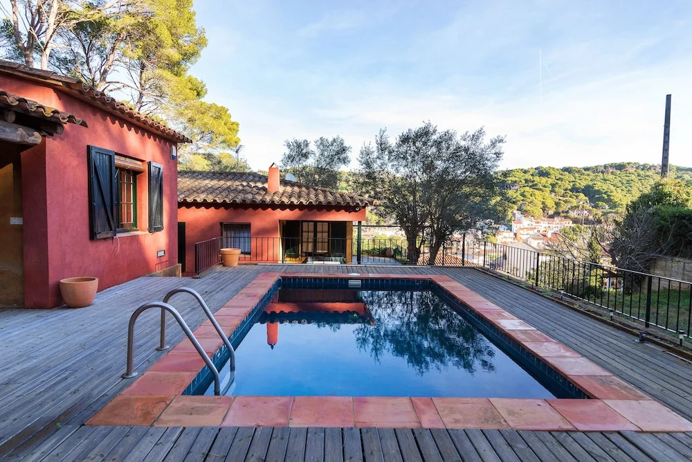 Bohemian villa con piscina privada en Playa Tamariu