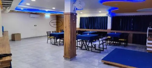 OYO 93593 Sailors Galley
