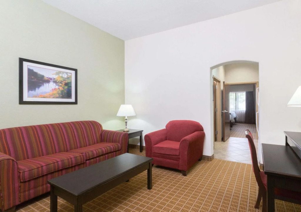 Hawthorn Extended Stay by Wyndham Kingsland Kings Bay Naval