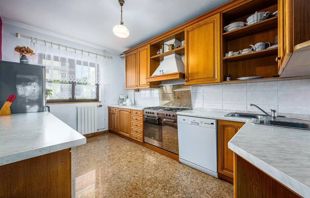 Awesome Apartment in Vrsar With 4 Bedrooms