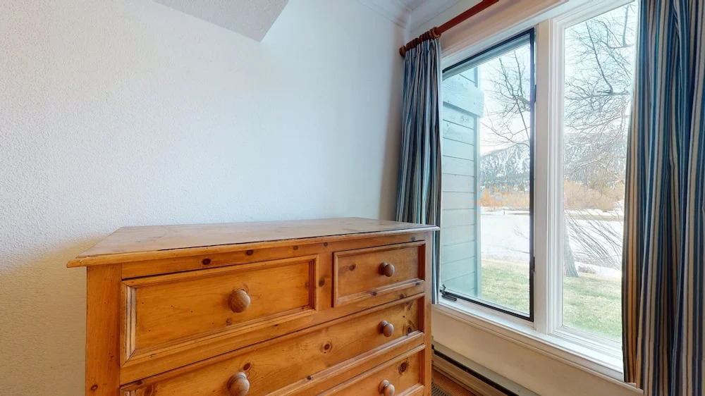 Snowcreek Iii #420 3 Bedroom Condo by RedAwning