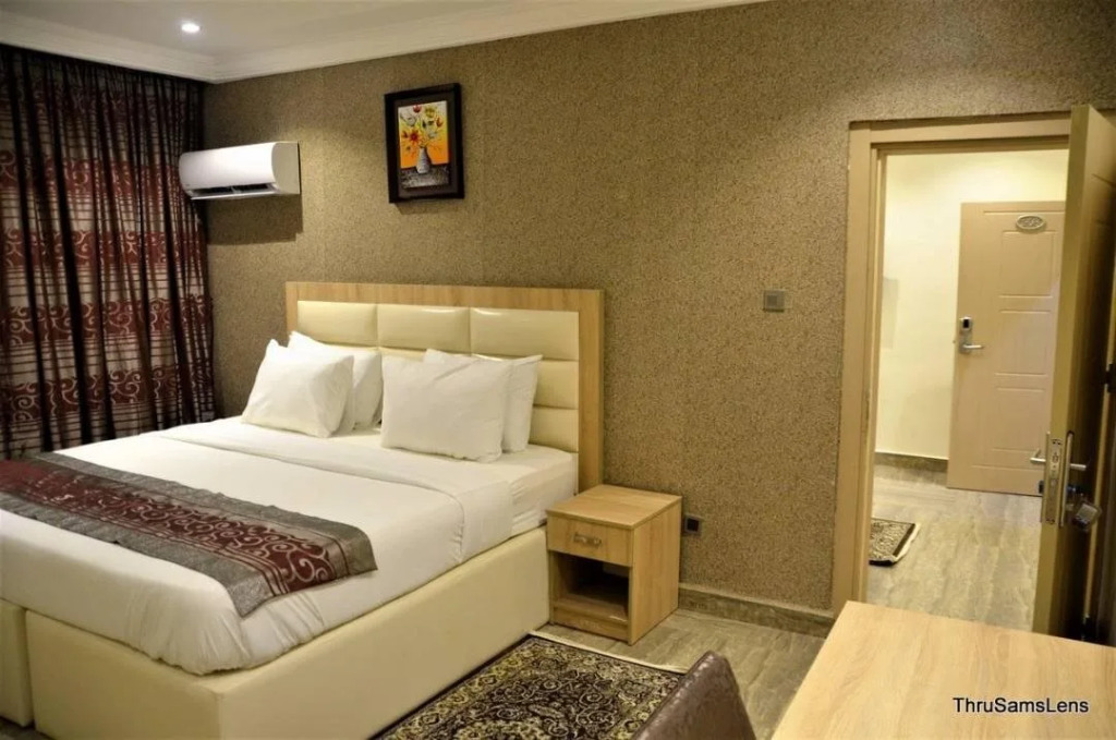 H9 Suites