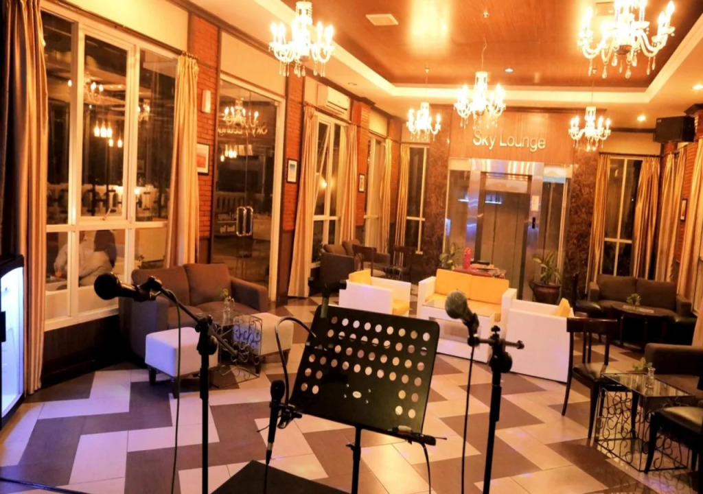 Amarelo Hotel Solo
