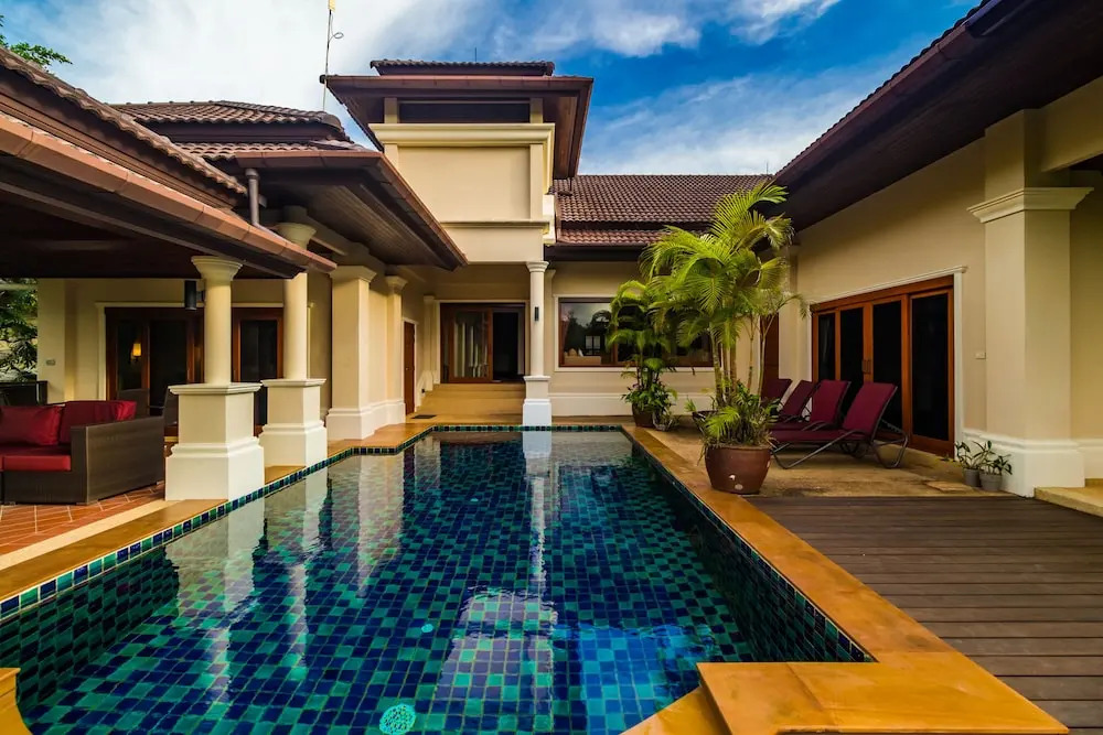 Lakewood Hills Villa by Lofty