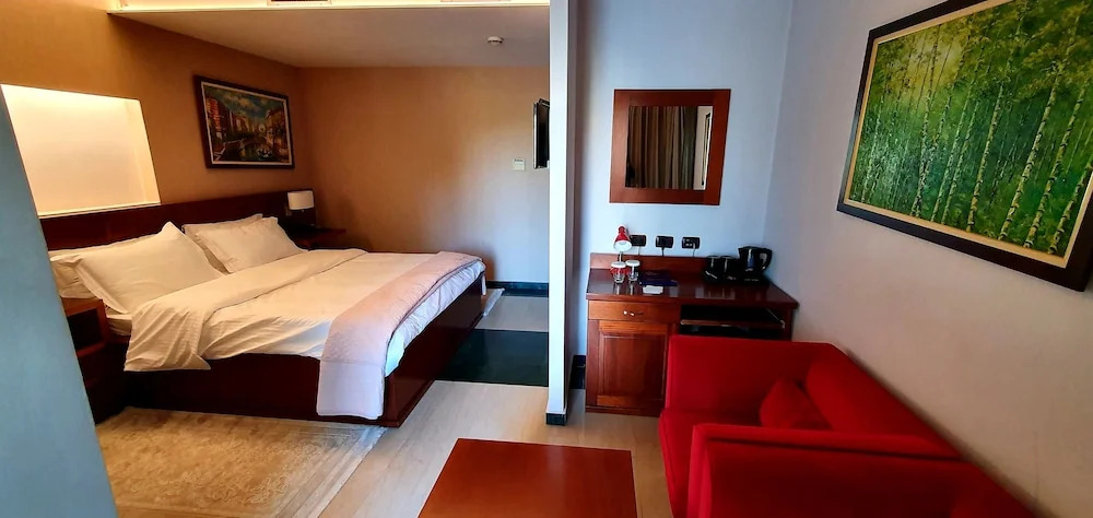 Nov Hotel