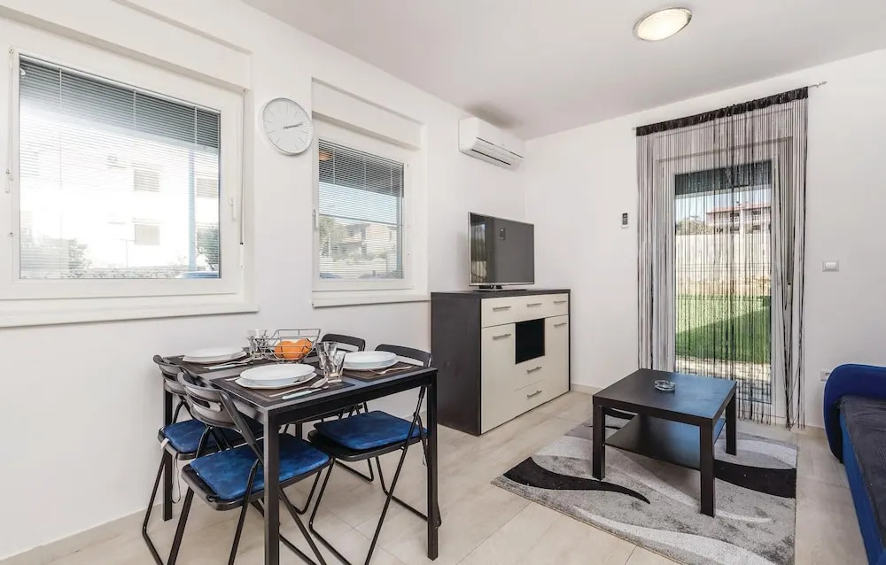 Stunning Home in Novalja With Wifi and 1 Bedrooms