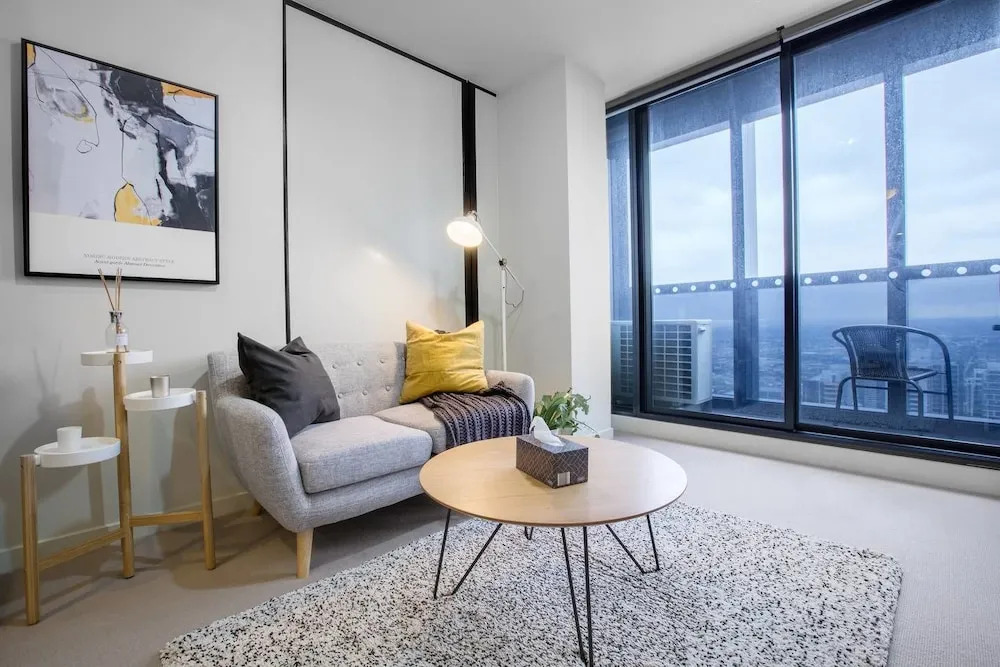 Stunning 2 Bed On Collins With Pool In Southern Cross