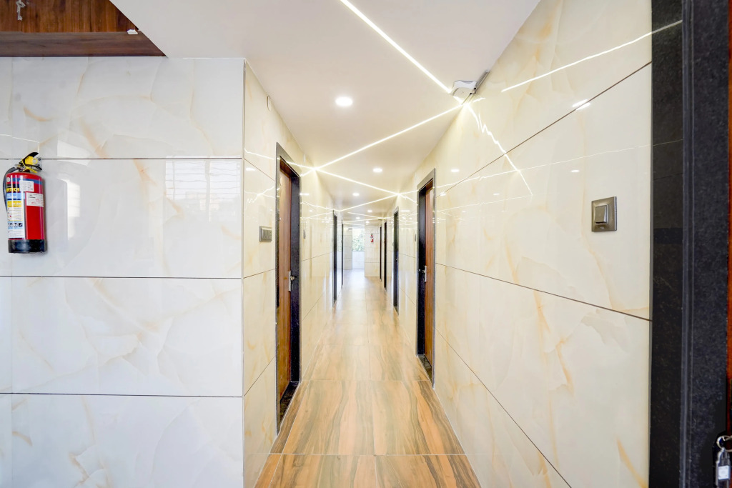 Super Townhouse Rajendra Nagar Main Road
