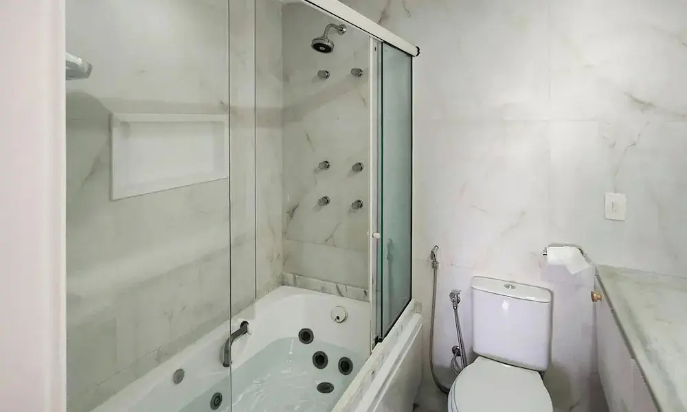 Fully Equipped Apartments in a Building With Pool, 40 m From the Beach in Salvador Mpas