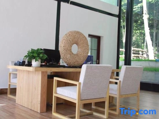 Xiyuan Yaji Holiday Hotel