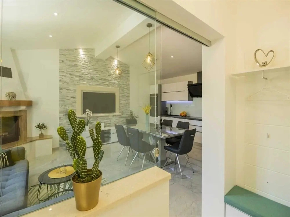 Tranquil Country Villa in Naklice