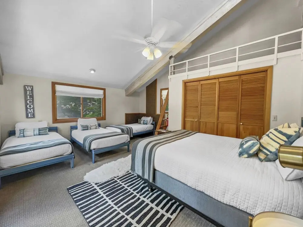 1010 Skiers Paradise At Lowell! Walk To The Slopes Of Park City Mountain! 2 Bedroom Home by RedAwning